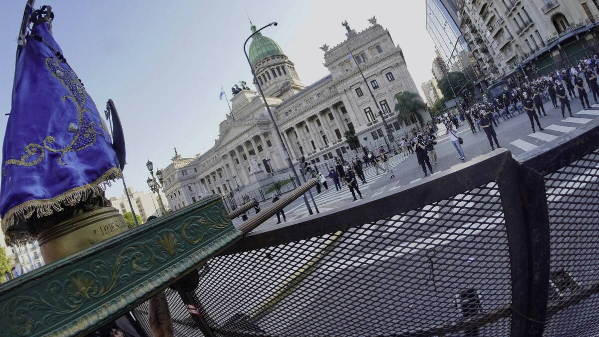 Marcha de Jubilados al Congreso. FOTO: CLAUDIO FANCHI/ NA.