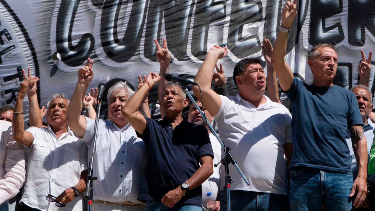 Marcha de la CGT a Tribunales en contra de la reforma laboral.