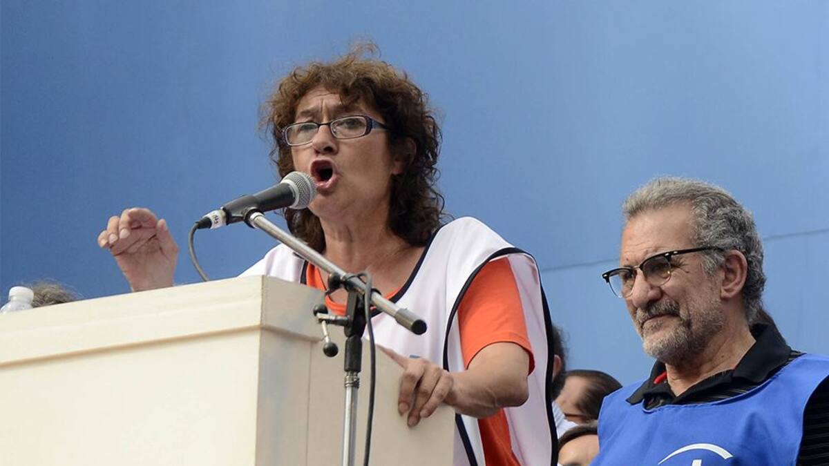 Marcha docente en Plaza de Mayo (DYN)