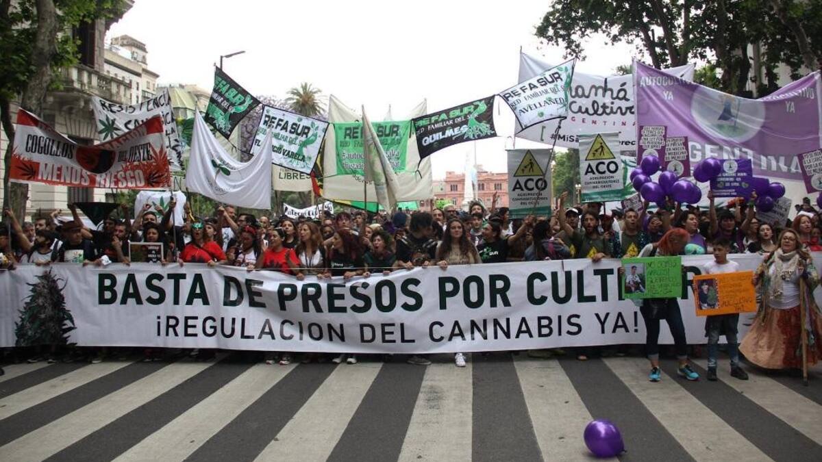 Marcha en el centro porteño para legalizar la marihuana