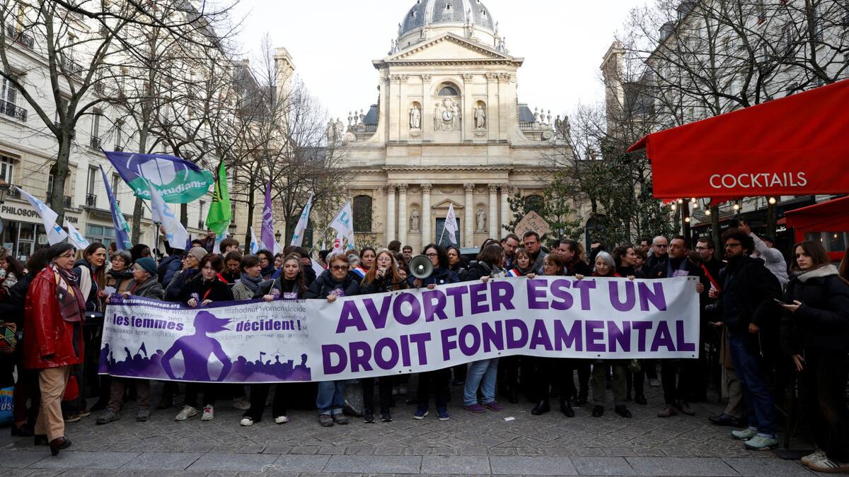 Marcha por el aborto en Francia. Foto: REUTERS.