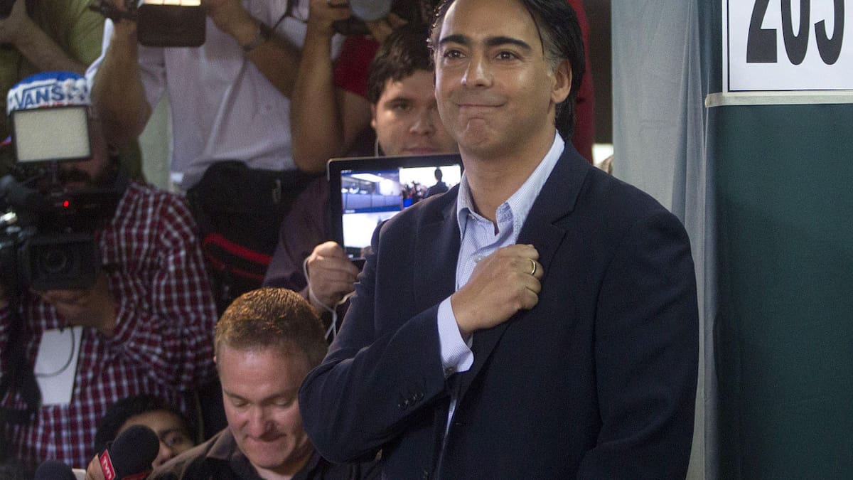 Marco Enríquez-Ominami alcanzó las 10.600 firmas y busca ser candidato en Chile