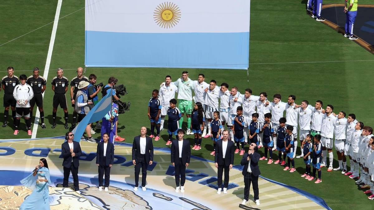 Video: María Becerra cantó el Himno Argentino en la final del Mundial 2026