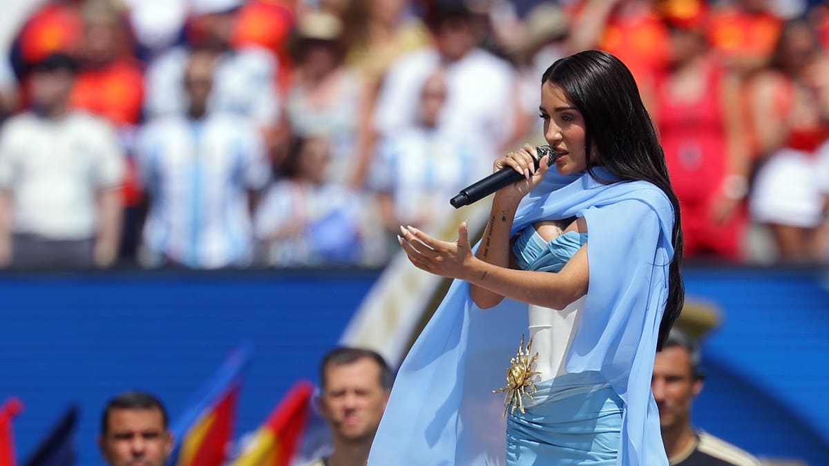 Video: María Becerra cantó el Himno Argentino en la final del Mundial 2026
