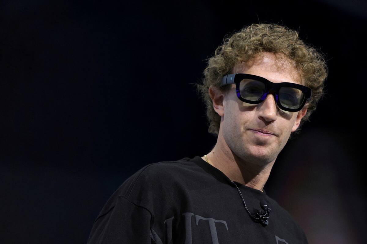 Mark Zuckerberg con las gafas Ray-Ban. Foto: Reuters.
