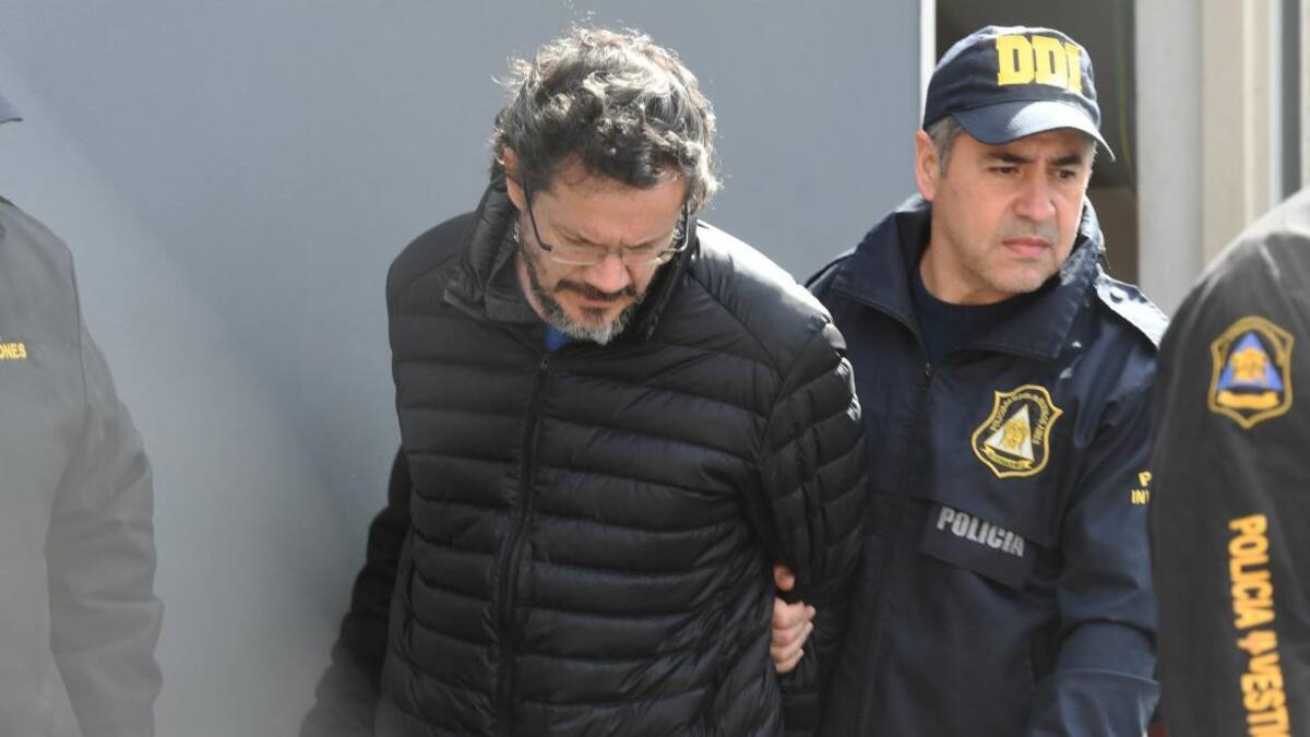 Martín del Río siendo trasladado para declarar. Foto: Télam