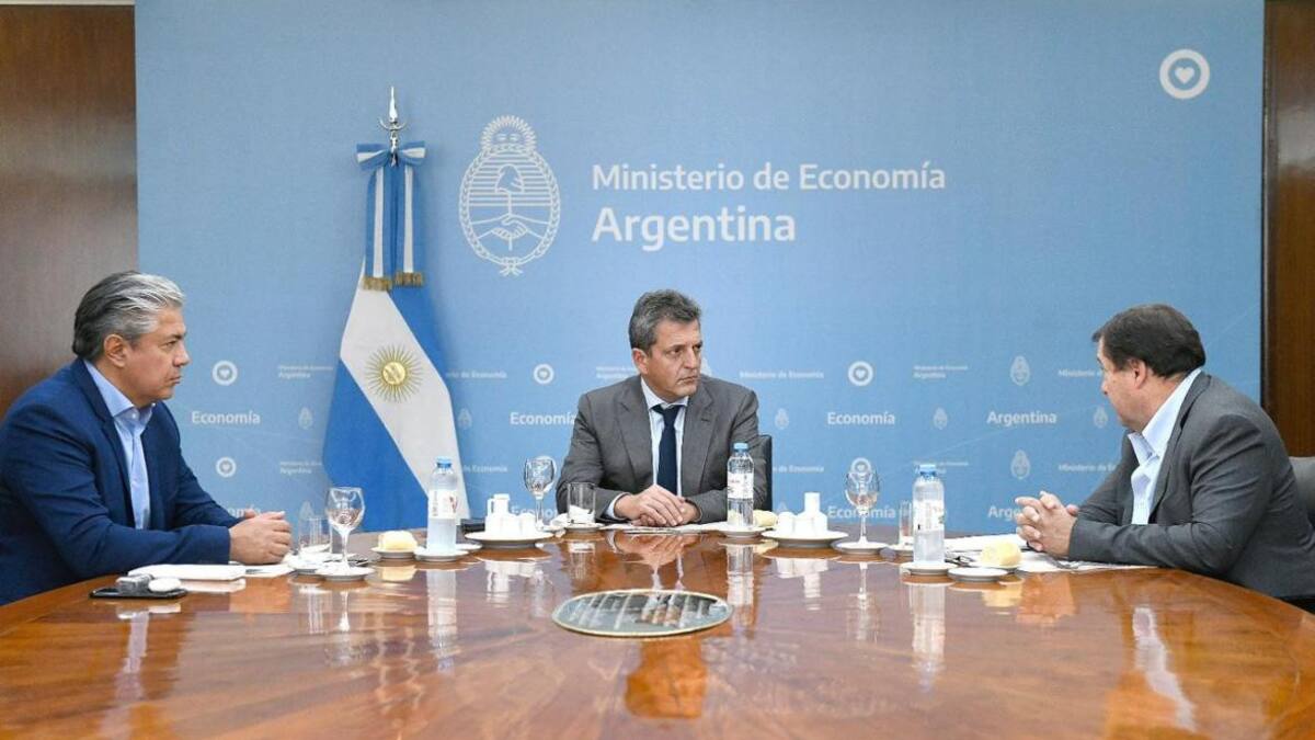 Massa recibió a Weretilneck y Figueroa. Foto: Presidencia