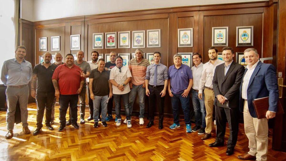 Matías Tombolini y el gremio de Camioneros. Foto: @cgt_camioneros.