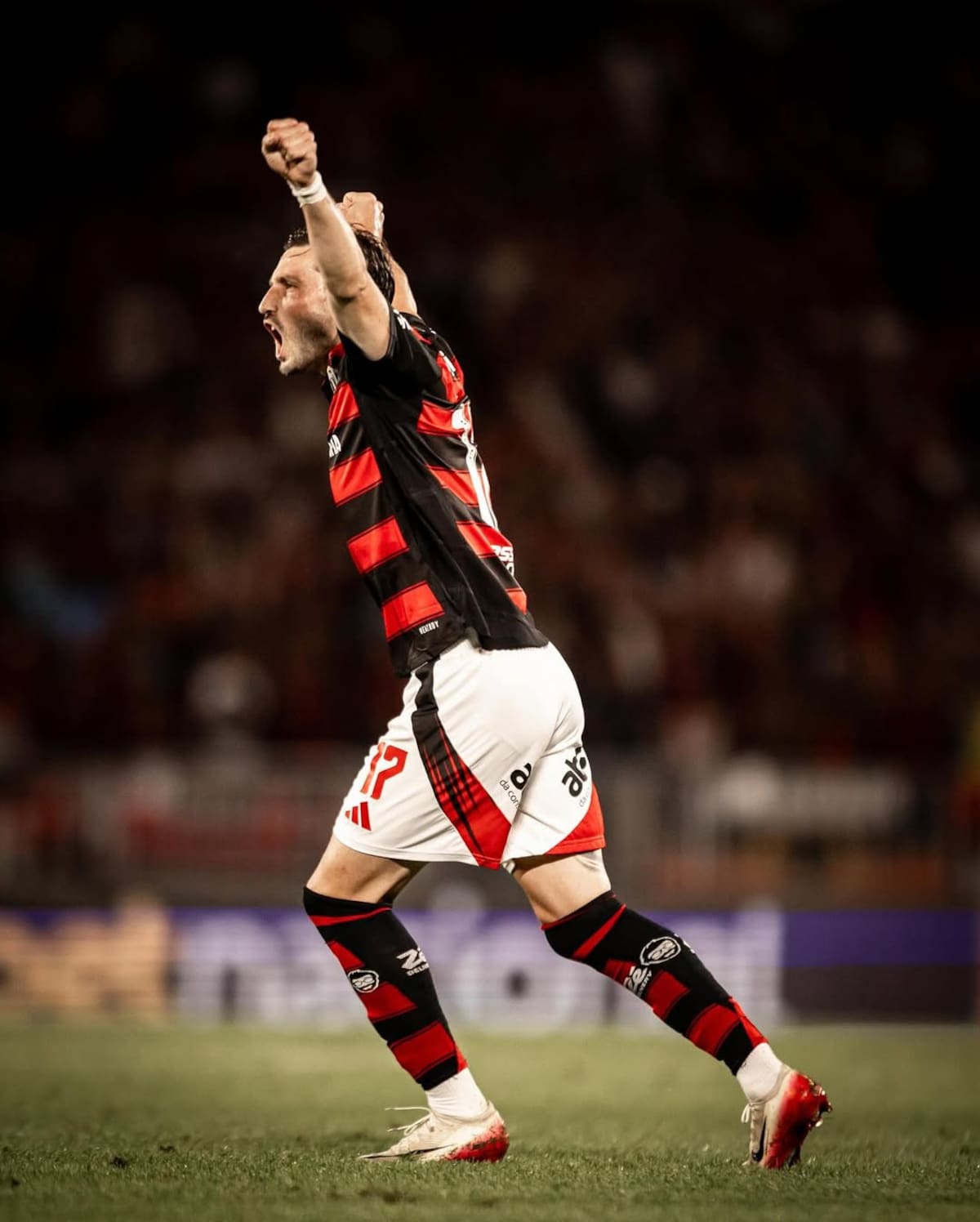 Matías Viña de Flamengo.