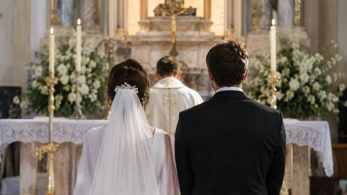 Matrimonios falsos: detienen a un grupo que organizaba uniones en Estados Unidos