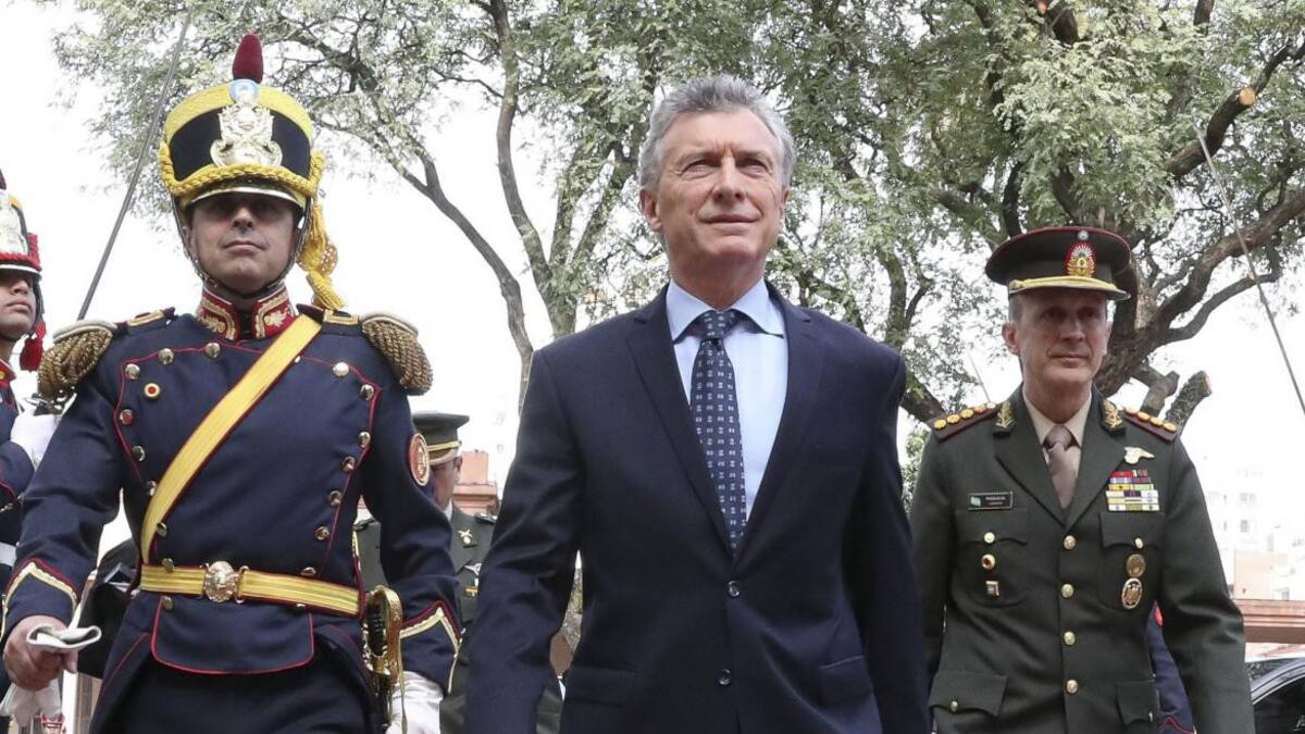 Mauricio Macri en el Regimiento de Granaderos a Caballo San Martín, NA