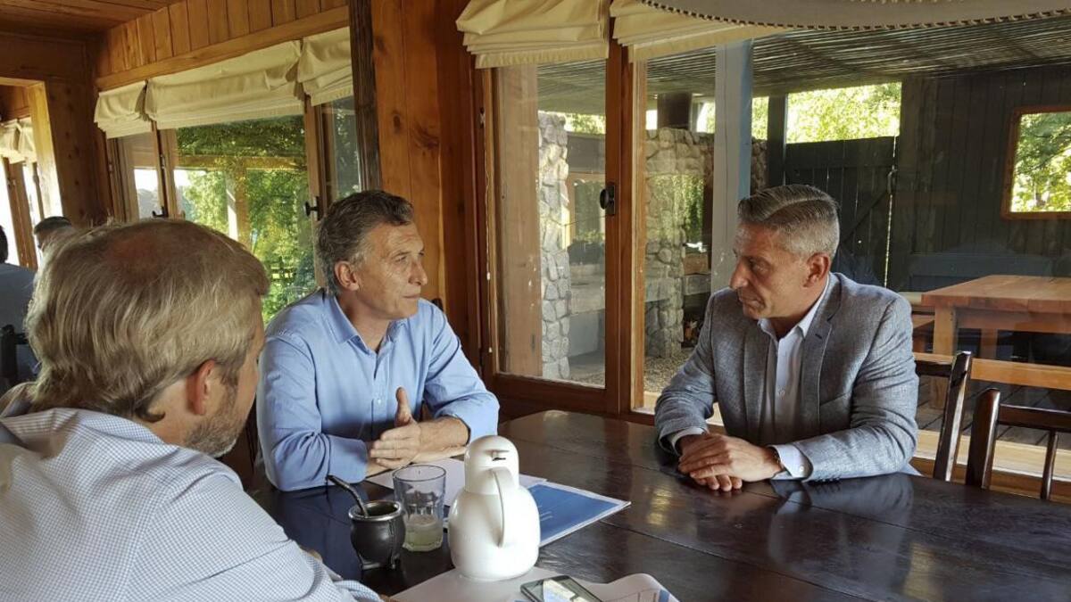Mauricio Macri y el gobernador de Chubut, Mariano Arcioni (NA)