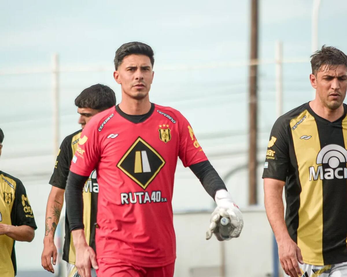 Mauricio Nievas, arquero de Deportivo Madryn.