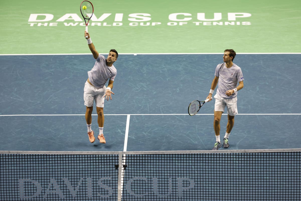 Máximo González y Andrés Molteni en la Copa Davis. Foto: EFE.