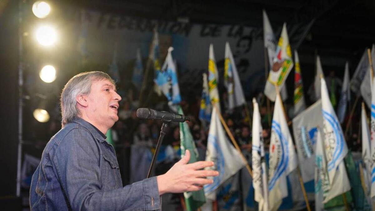 Máximo Kirchner: "Se abrazaron a Guzmán, los dejó tirados y ahí está Cristina otra vez para sacar esto adelante"