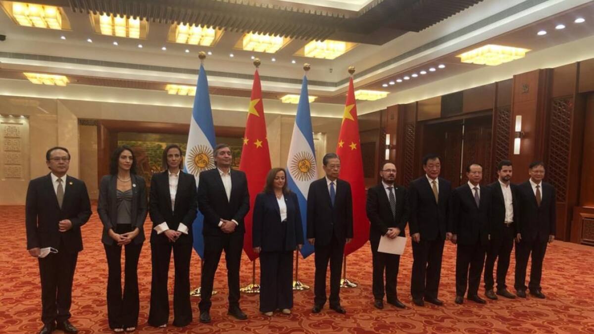 Máximo Kirchner participó de la reunión con el presidente de la Asamblea Popular Nacional China. Foto: Prensa.