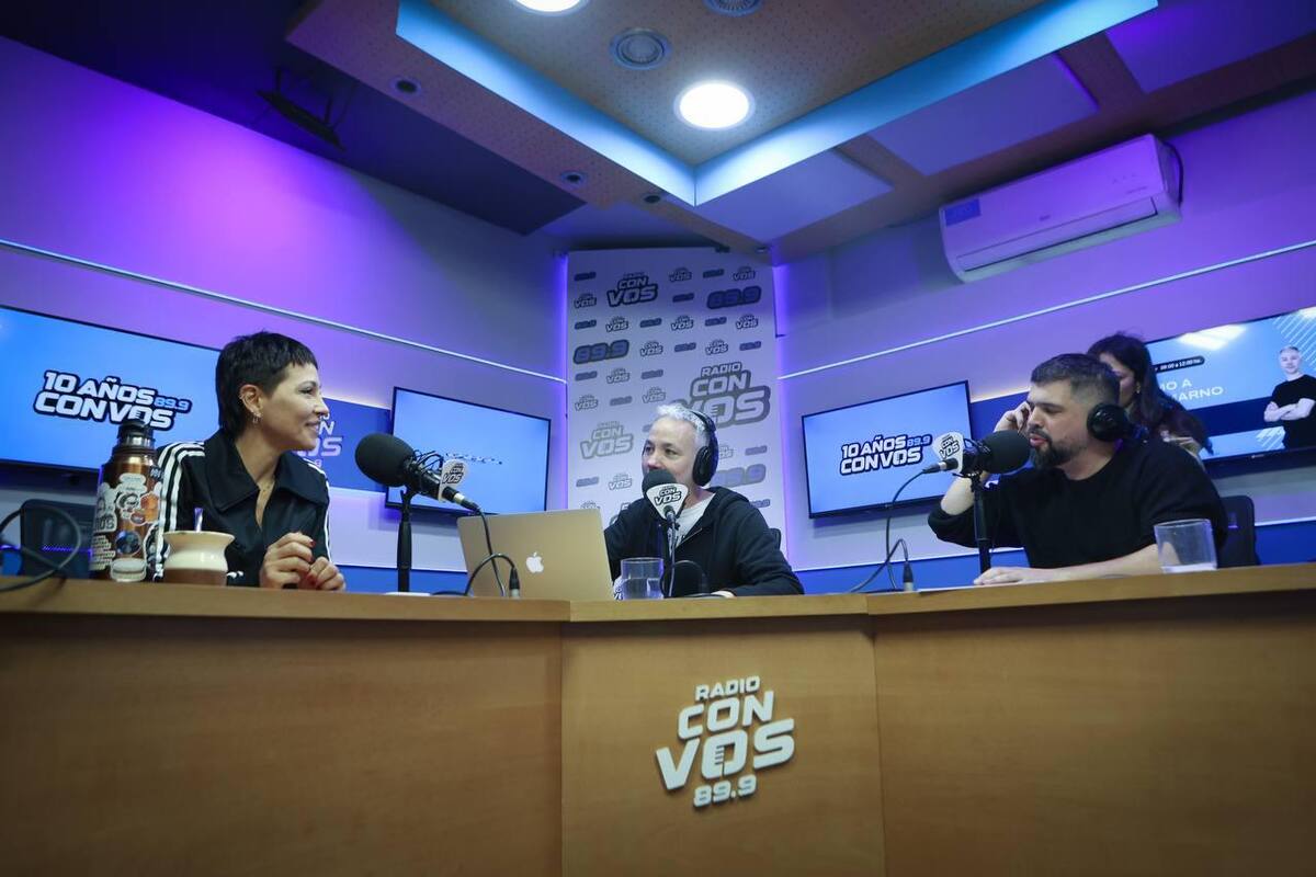 Mayra Mendoza en Radio con Vos