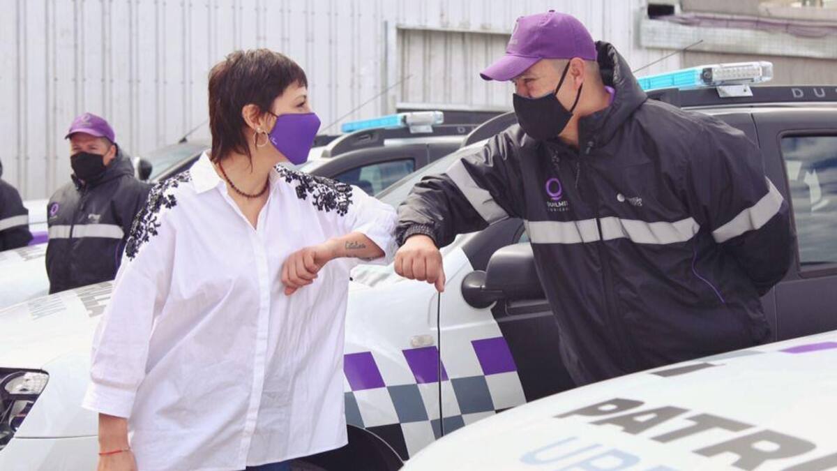 Mayra Mendoza presentó 10 nuevas patrullas urbanas para la prevención del delito