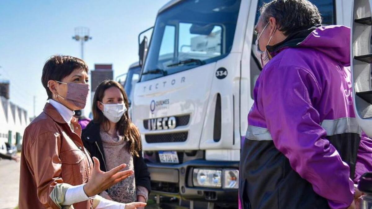 Mayra Mendoza presentó camiones para recolección de residuos y anunció incorporación de 200 contenedores