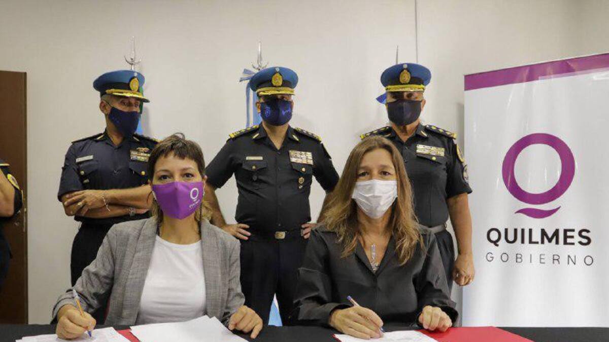 Mayra Mendoza y Sabina Frederic inauguraron la primera sede local de la superintendencia de drogas peligrosas de la Policía Federal