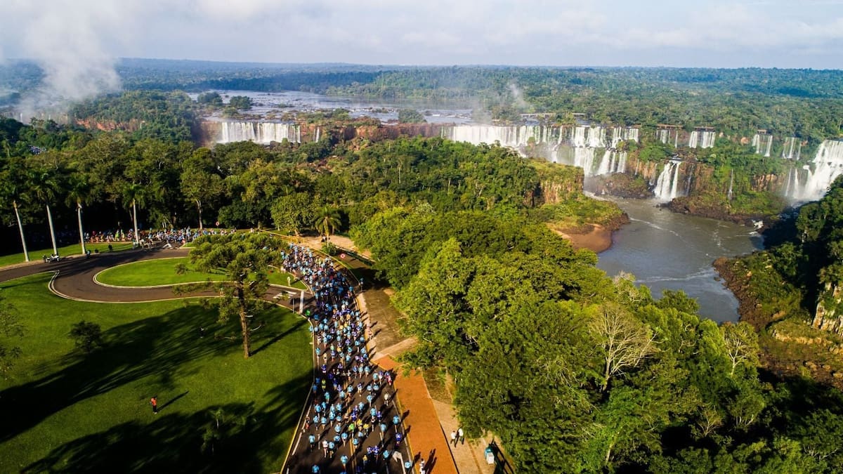 Más allá de los 21K de Buenos Aires: la media maratón que se corre en uno de los paisajes más imponentes de Argentina