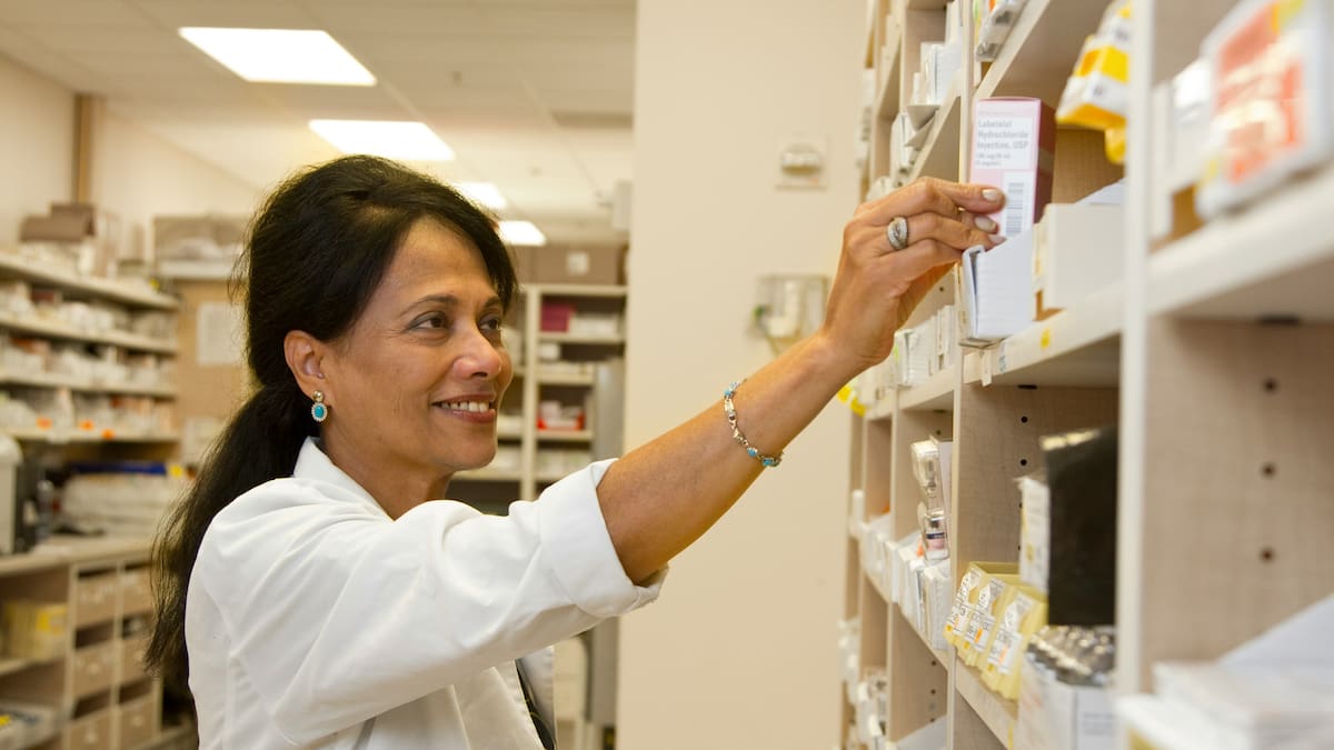 Cuánto gana un visitador médico en 2026: sueldo básico, adicionales y requisitos para conseguir empleo