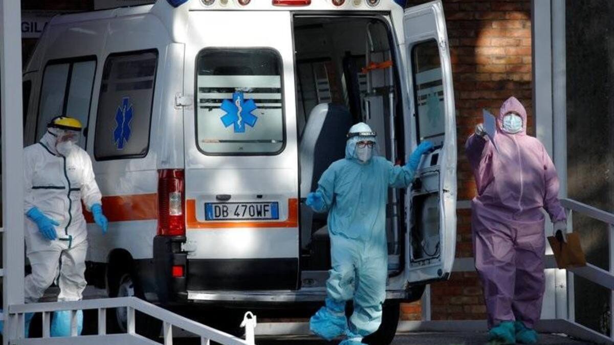 Médicos en Italia, REUTERS