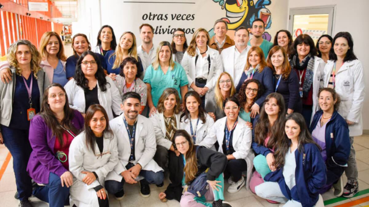 Médicos que intervinieron en la cirugía de la beba que fue operada en el útero de su madre en el Hospital Garrahan. Foto: Gentileza Hospital Garrahan.