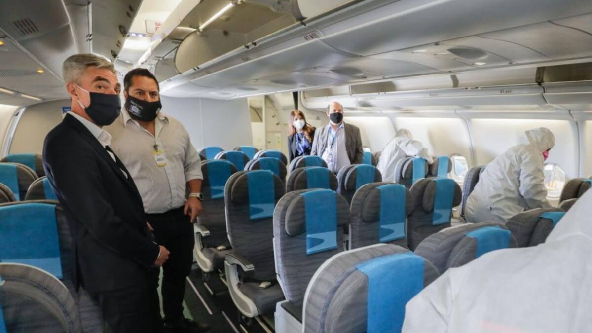 Meoni participó de presentación de nueva tecnología para desinfección de aviones de Aerolíneas Argentinas