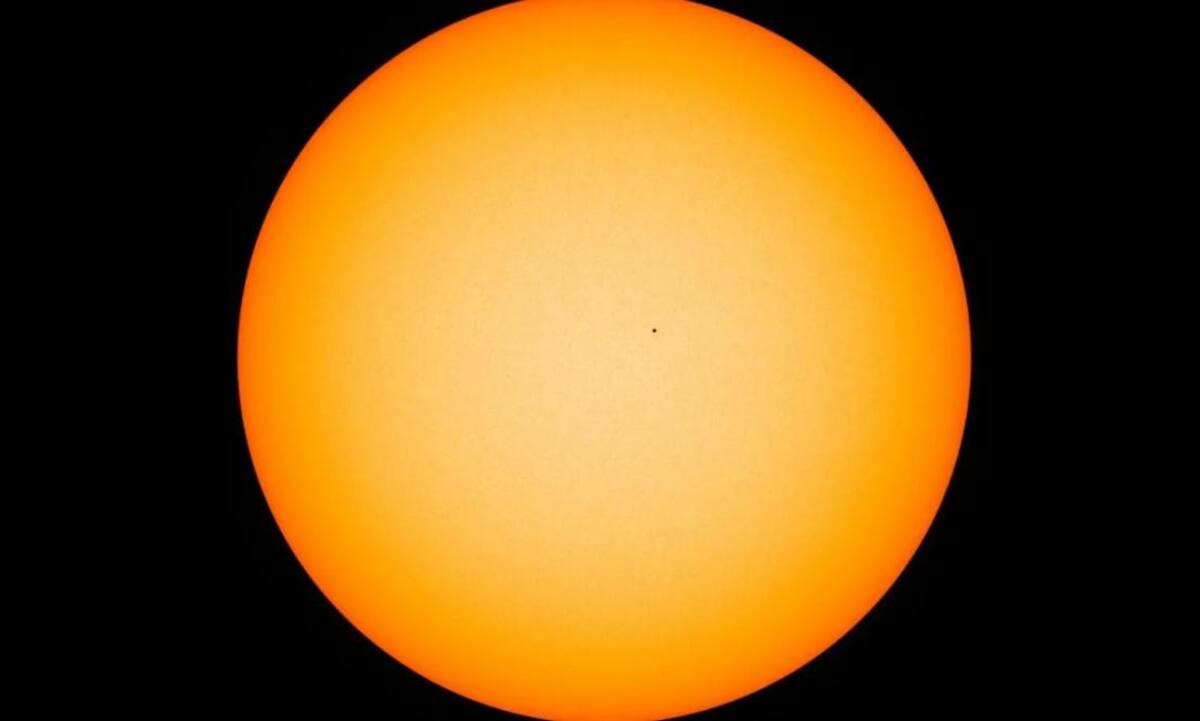 Mercurio pasea frente al Sol, NASA, ciencia, planetas