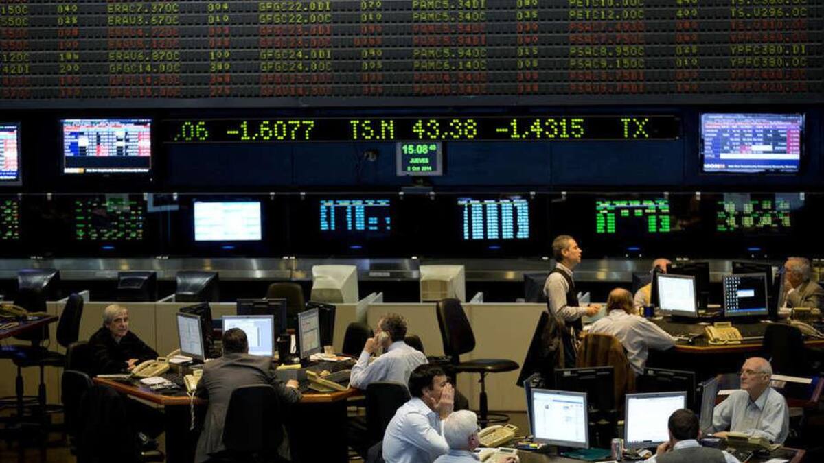 Operadores prudentes reacomodaron sus carteras y el Merval cayó 2,2%