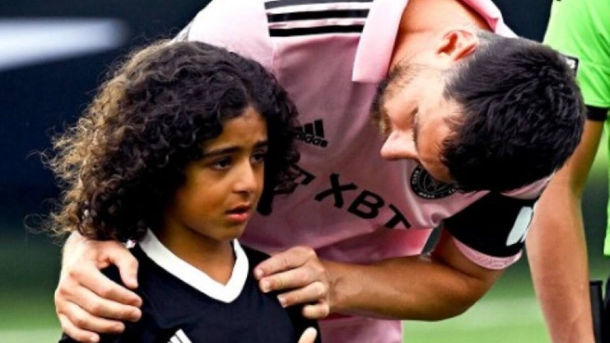 Messi con el hijo de DJ Khaled. Foto: NA.