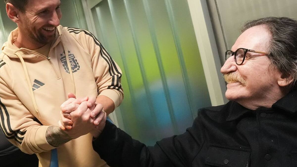 Encuentro de ídolos entre Messi y Charly