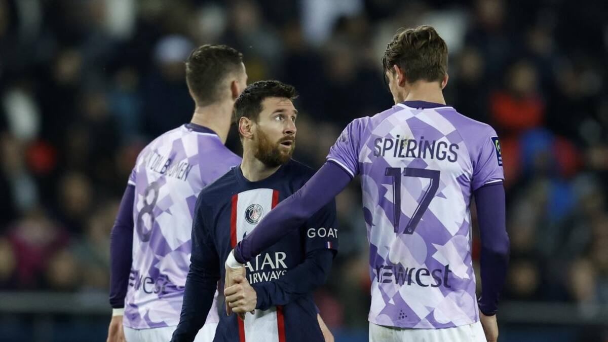 Messi y un tenso cruce que revivió un hecho del Mundial. Foto: Reuters.