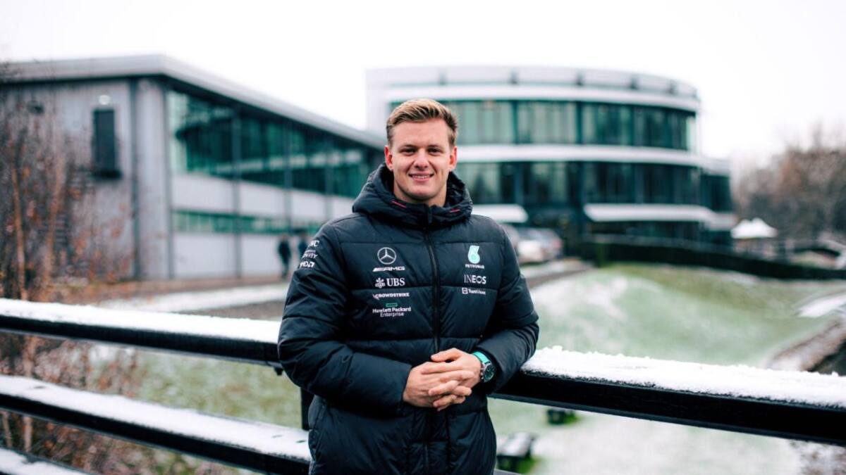 Mick Schumacher en el equipo Mercedes. Foto: @MercedesAMGF1