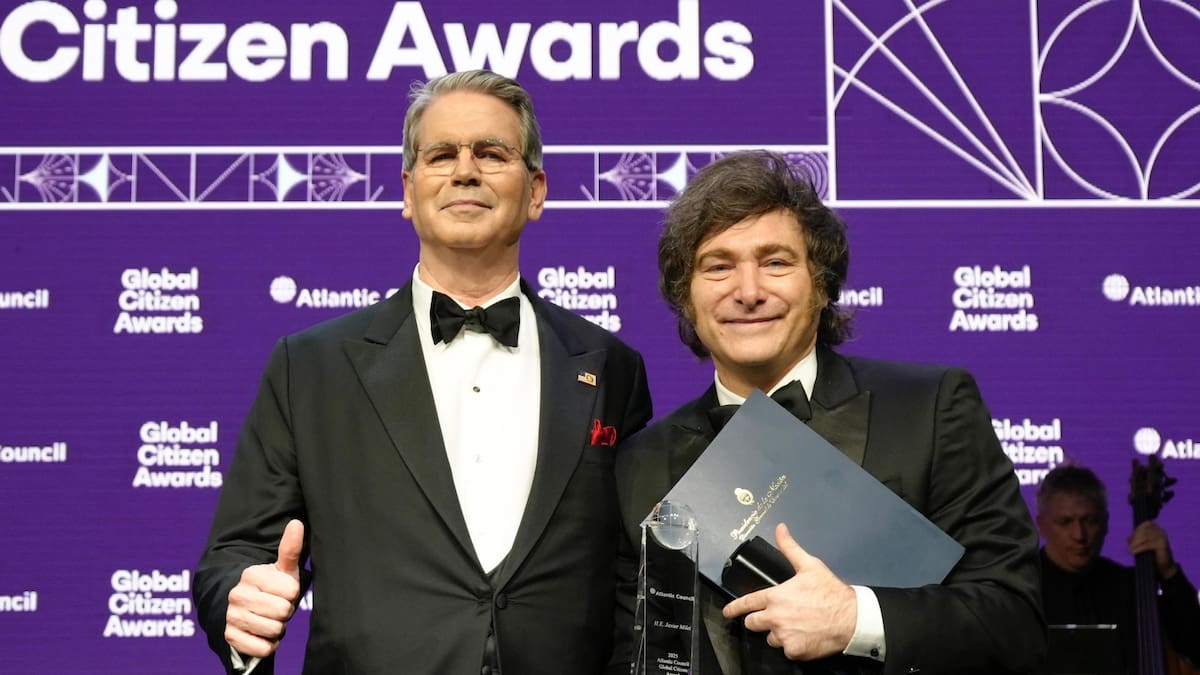 Javier Milei junto al Secretario del Tesoro de los Estados Unidos, Scott Bessent.