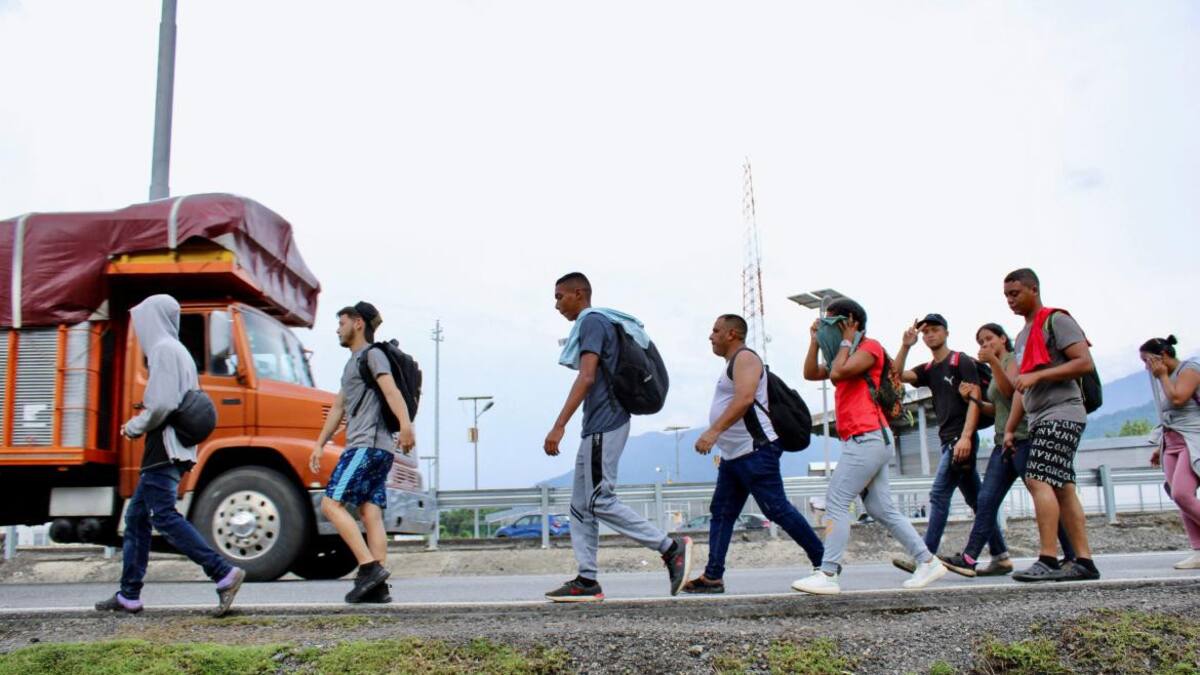 Migrantes caminan hacia la frontera norteamericana_Reuters