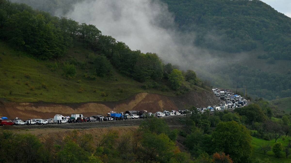 Caravana de migrantes desde Nagorno Karabaj. Foto: Reuters.