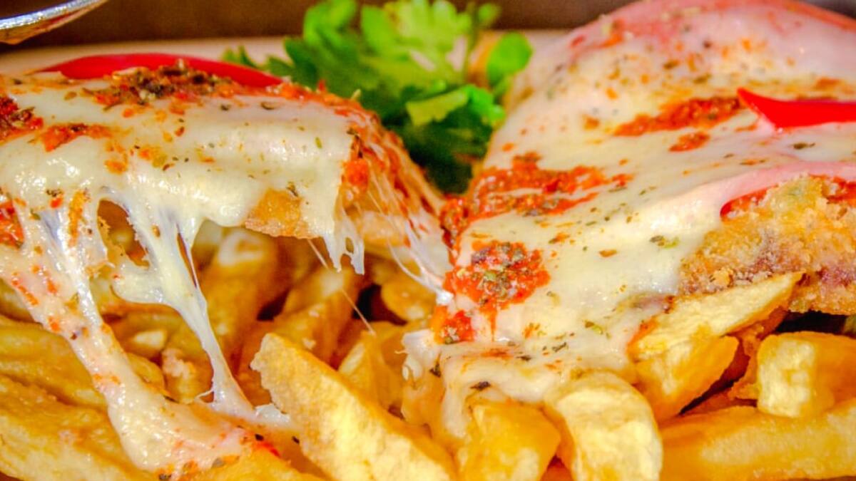 Milanesa napolitana. Foto: Instagram @elbodegondemadero