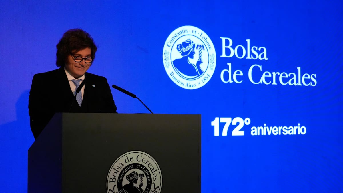 Javier Milei anunció una baja en las retenciones al trigo en junio y una reducción para la soja en enero