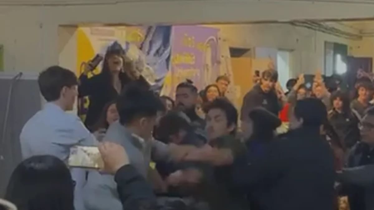 Militantes libertarios y peronistas terminaron a las piñas en la Facultad de Derecho de la UBA