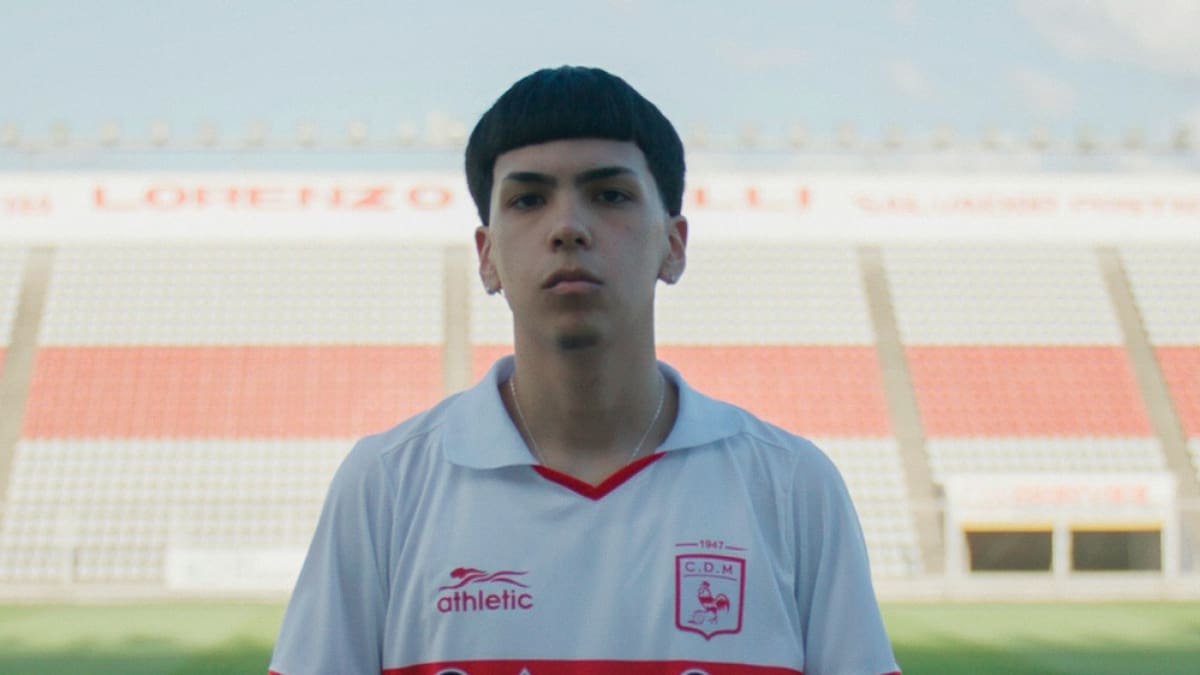 Milo J, nuevo sponsor de Deportivo Morón. Foto: Prensa.