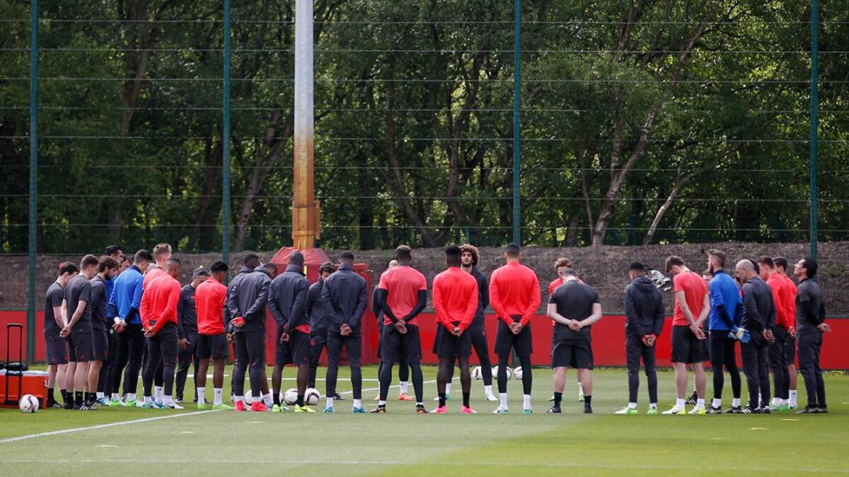 Minuto de silencio del Manchester United (Reuters)