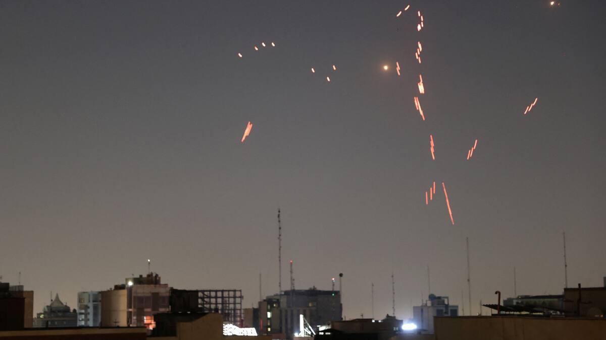 Misiles de Israel sobre Irán en Teherán. Foto: REUTERS.