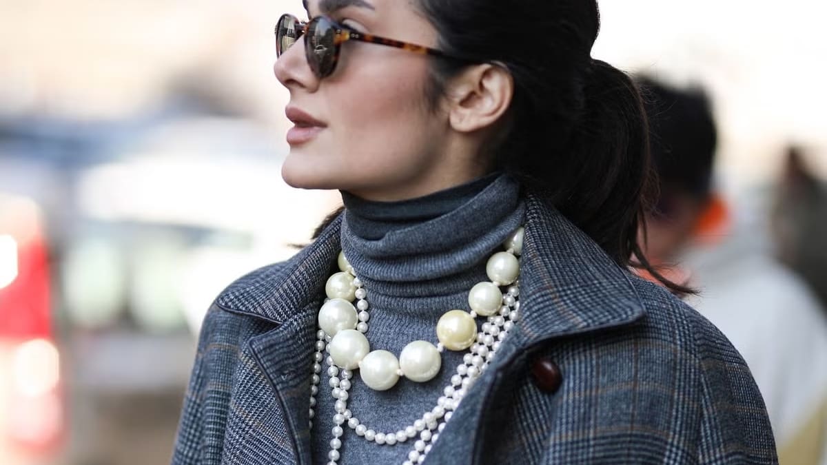 Accesorios de perlas: el must have del otoño que elevará tu outfit con elegancia