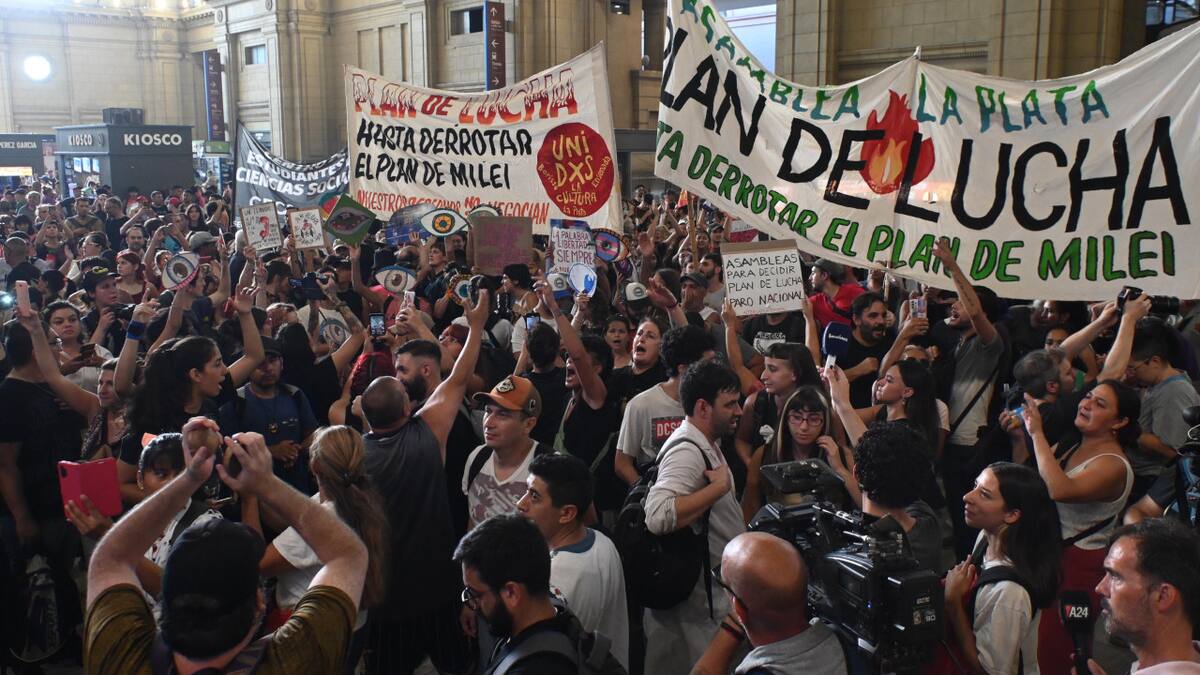 Protestas en Constitución. Foto: Télam