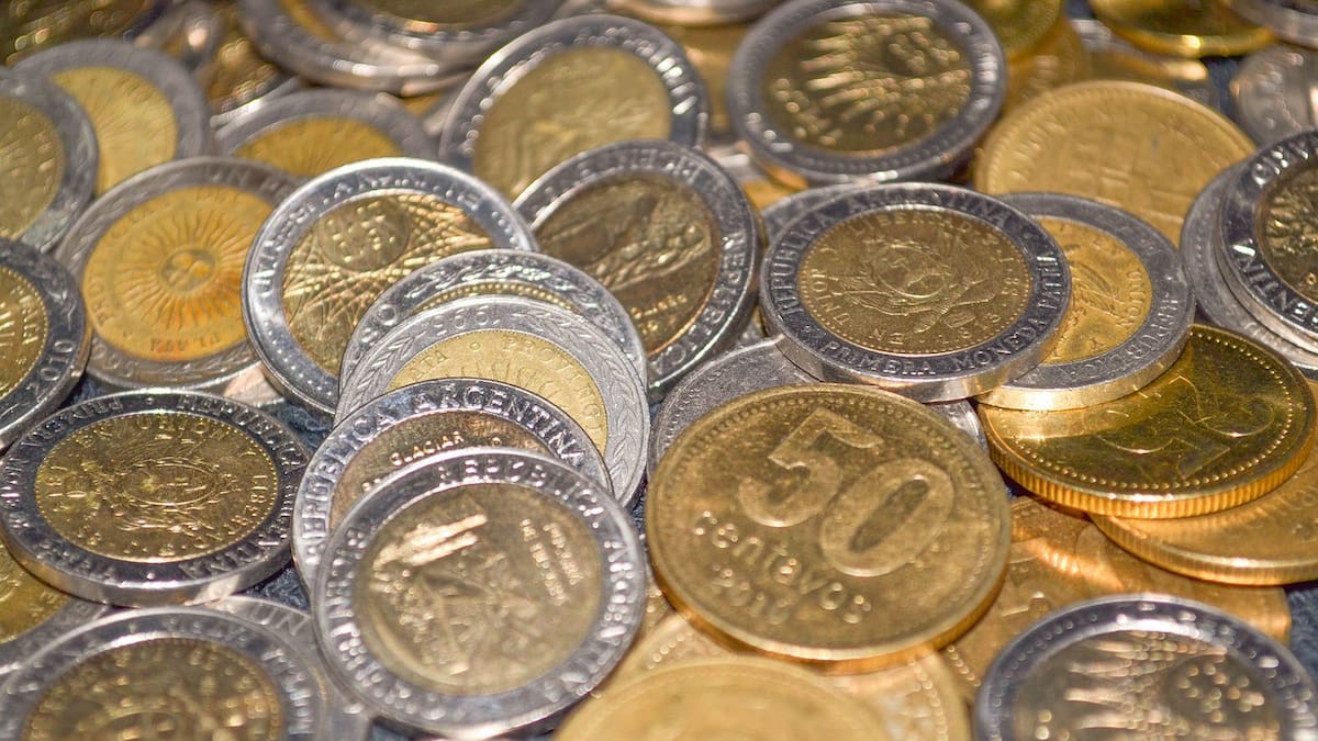 Monedas argentinas. Foto: Pixabay.