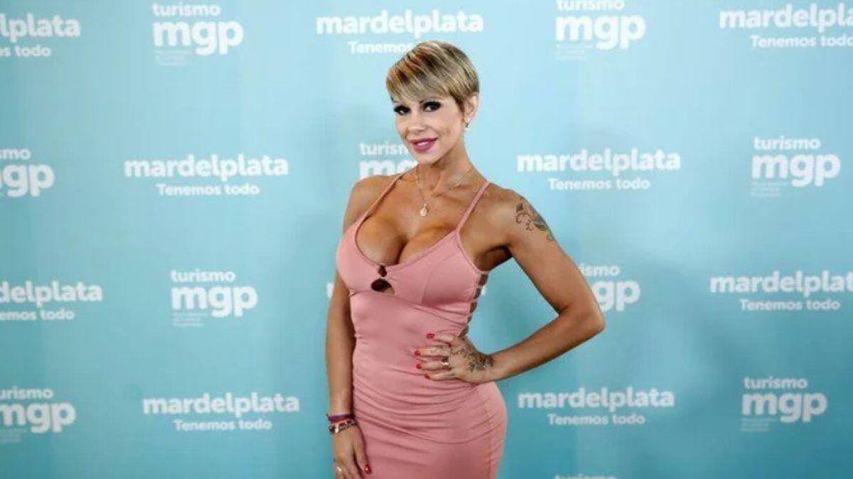 Mónica Farro, chica hot