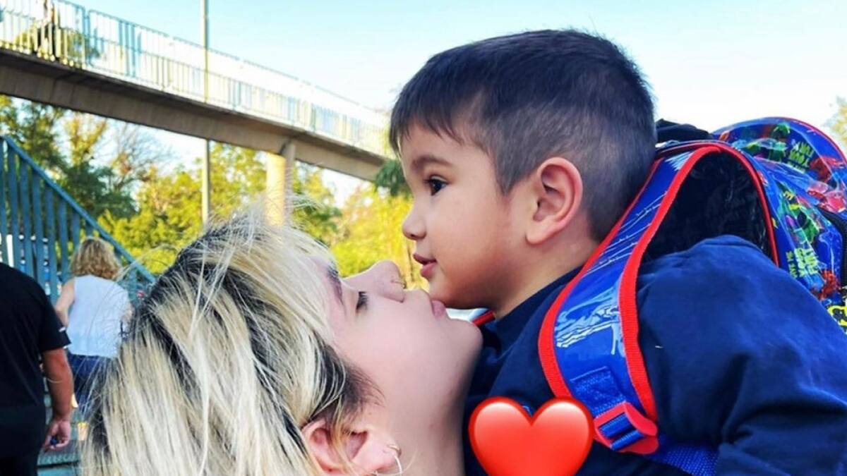 Morena Rial junto a su hijo Francesco. Foto: Instagram @moreerial.