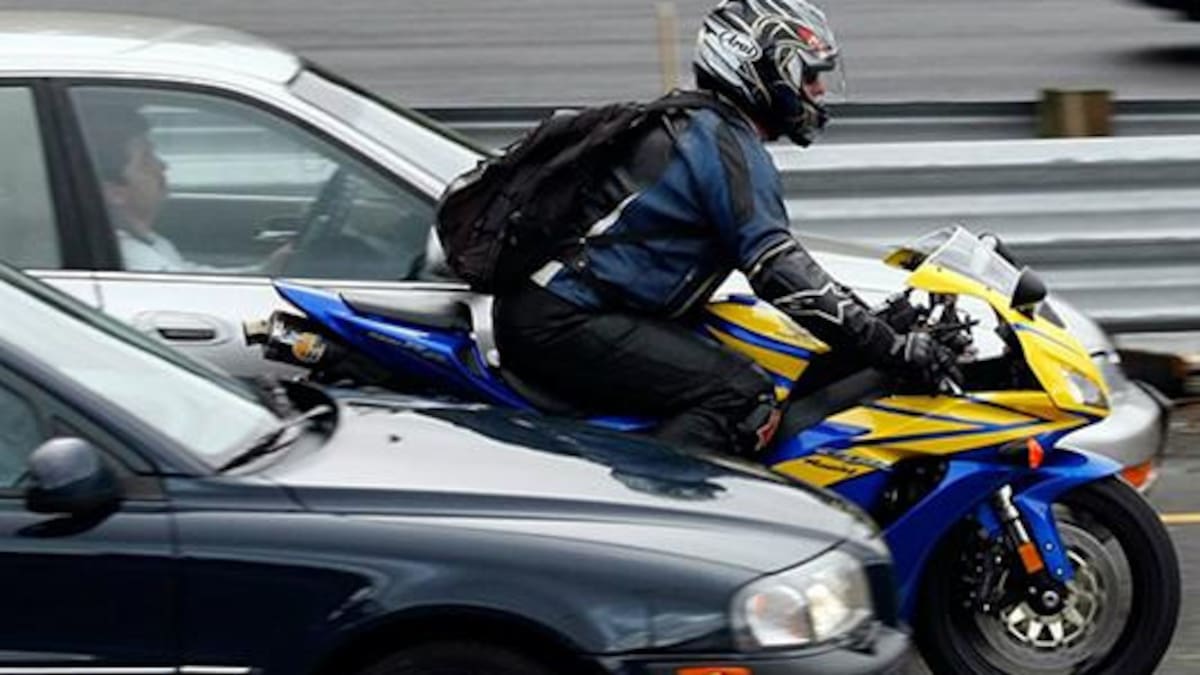 Para ordenar el acceso a la licencia de conducir motos, la Agencia de Seguridad Vial capacitará, evaluará y matriculará a los instructores